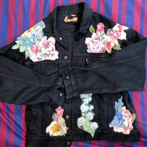 Customized black Levi’s trucker jean jacket sz L
